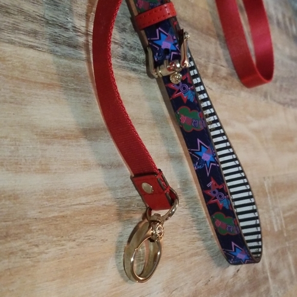 SOLD!New Henri Bendel Dog Leash - 45" - Picture 6 of 6